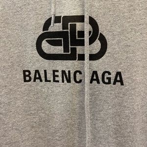 BALENCIAGA hoodie like new worn 1 time 🥰